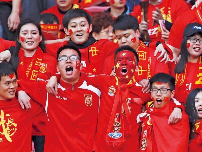 曾参与打造过;建字三部曲的黄建新导演此次再进行主旋律作品创作时,试图去世界各地寻找不曾在银幕上呈现过的史料细节，功夫不负有心人，团队在日本警视厅的档案馆中发现了一条;谍战线